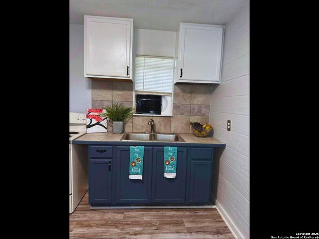 1046 Rivas St, San Antonio, TX 78207