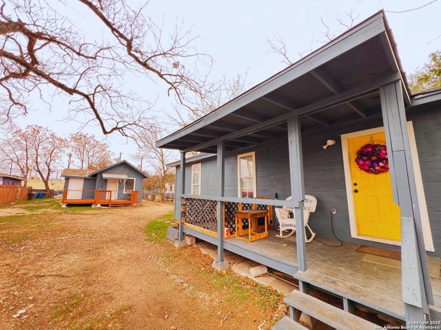 1046 Rivas St, San Antonio, TX 78207