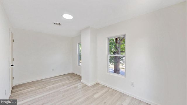14 E SEWELL ST, Felton, DE 19943