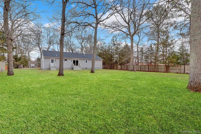 43 Penny Drive, Calverton, NY 11933