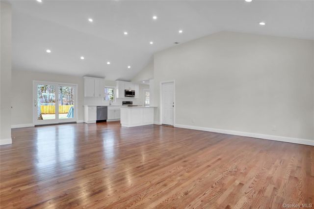 43 Penny Drive, Calverton, NY 11933