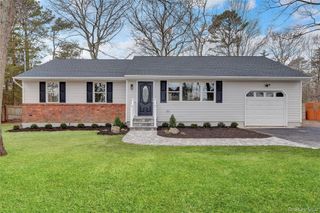 43 Penny Drive, Calverton, NY 11933