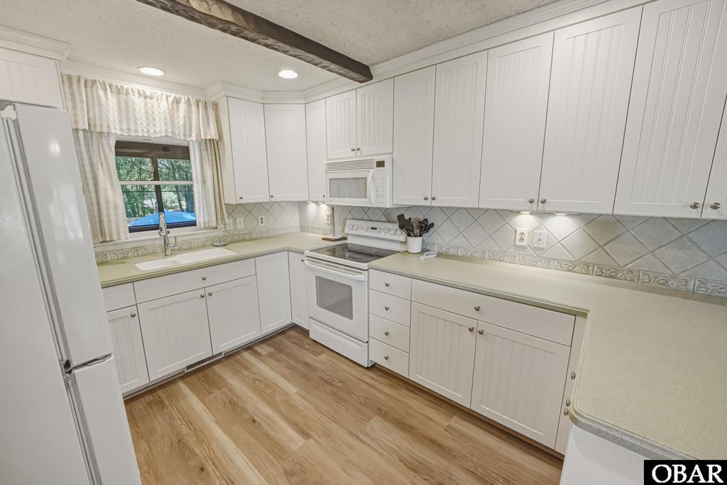 Image 23 of property listing at 4236 Seascape Drive, Kitty Hawk, NC 27949