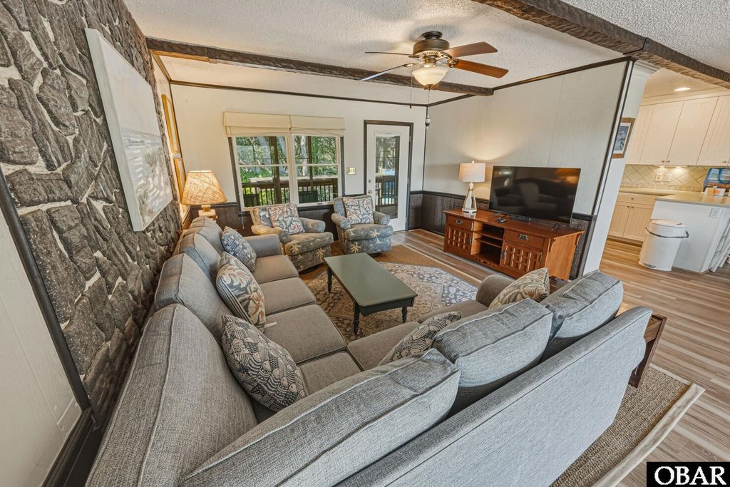 Image 8 of property listing at 4236 Seascape Drive, Kitty Hawk, NC 27949
