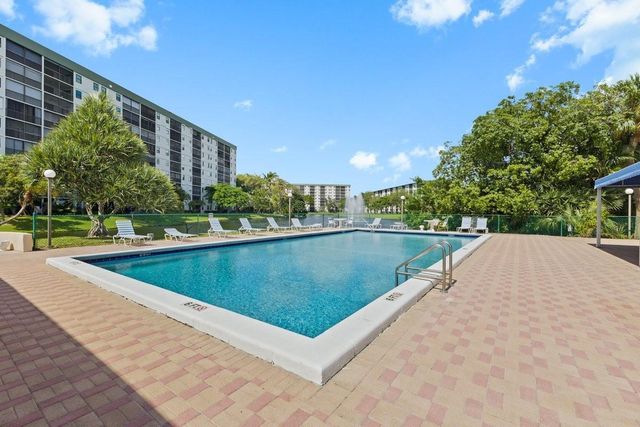 2106 S Cypress Bend Drive 506, Pompano Beach, FL 33069