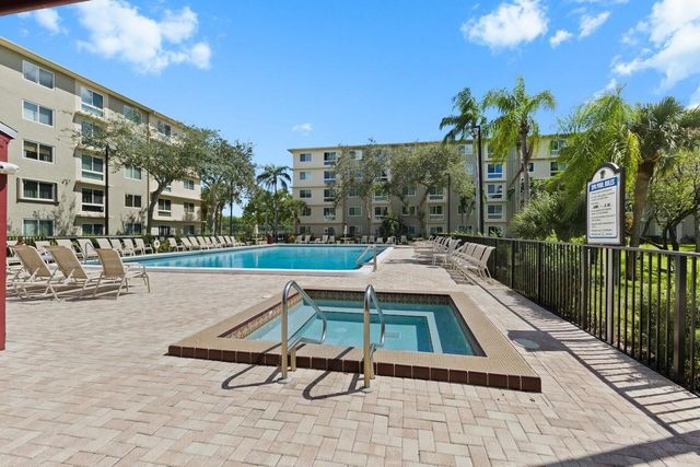 2106 S Cypress Bend Drive 506, Pompano Beach, FL 33069