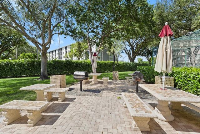 2106 S Cypress Bend Drive 506, Pompano Beach, FL 33069
