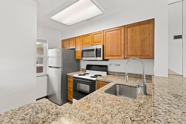2106 S Cypress Bend Drive 506, Pompano Beach, FL 33069