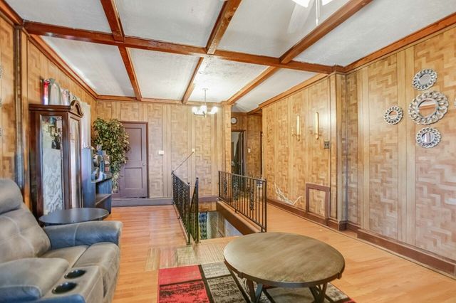 1000 E 2nd St, Hopkinsville, KY 42240