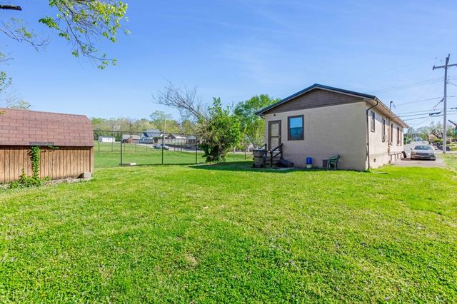 1000 E 2nd St, Hopkinsville, KY 42240