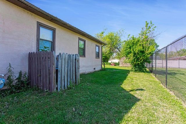 1000 E 2nd St, Hopkinsville, KY 42240