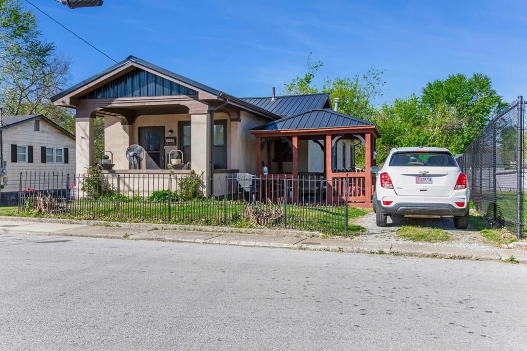 1000 E 2nd St, Hopkinsville, KY 42240