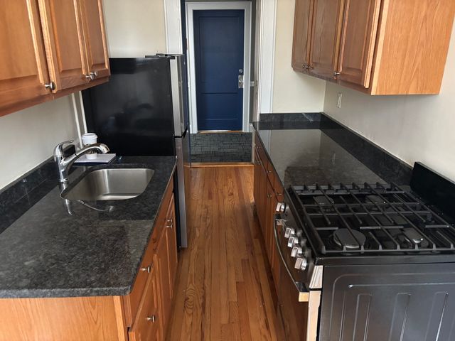 50 Broadway 25, Beverly, MA 01915