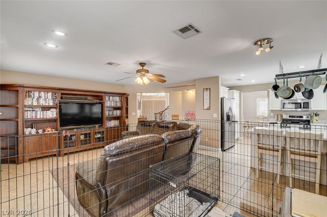 9364 Warm Waters Avenue, Las Vegas, NV 89129