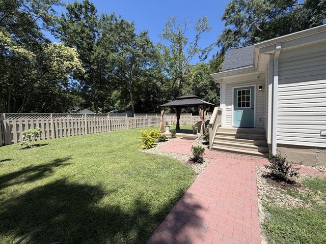 208 N Lafayette Street, Mayesville, SC 29104