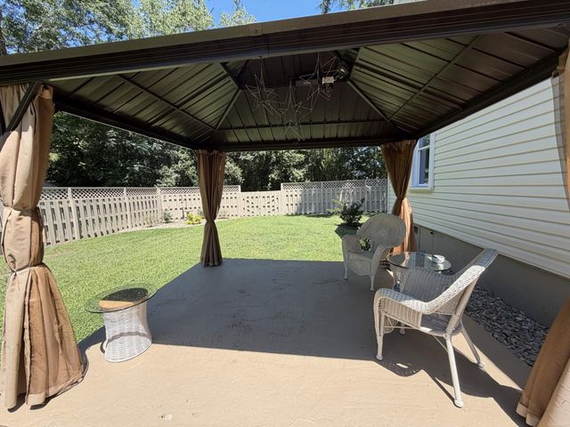 208 N Lafayette Street, Mayesville, SC 29104