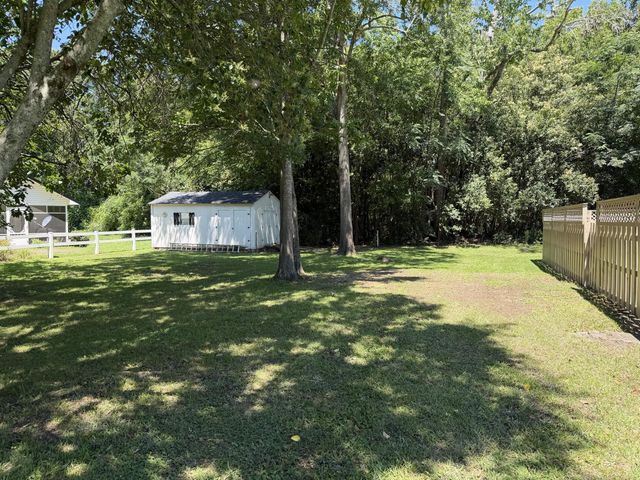208 N Lafayette Street, Mayesville, SC 29104