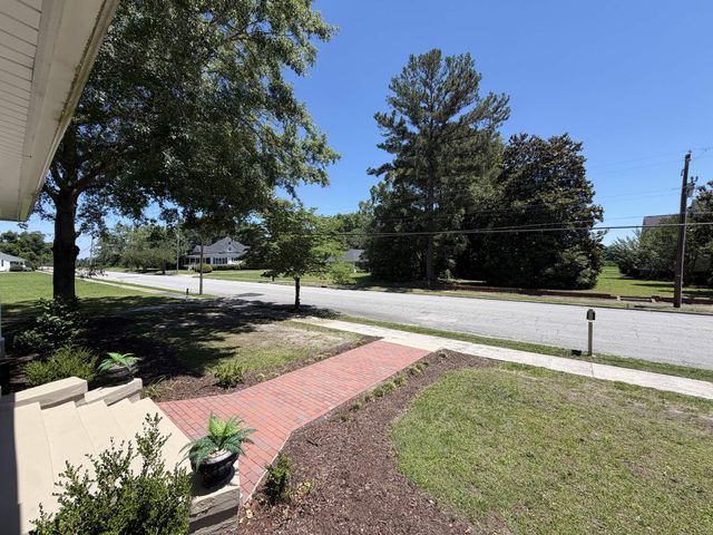 208 N Lafayette Street, Mayesville, SC 29104