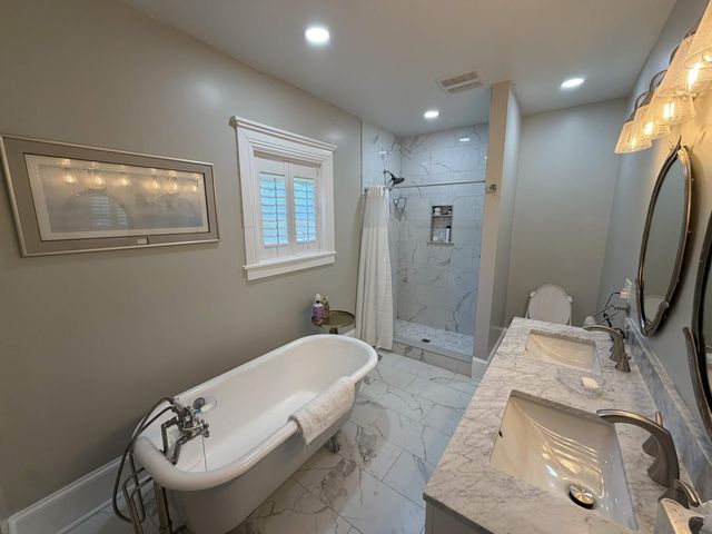 208 N Lafayette Street, Mayesville, SC 29104