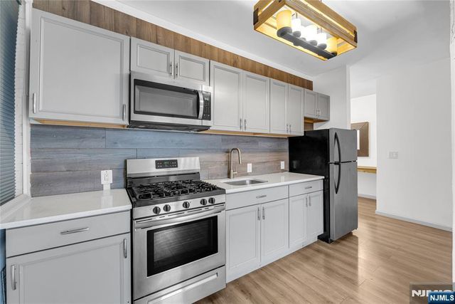 7612 Park Avenue C4, North Bergen, NJ 07047