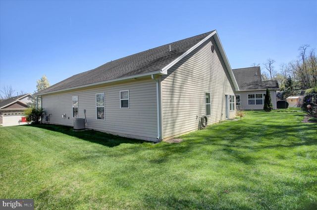 25 COLONIAL COURT, Shippensburg, PA 17257