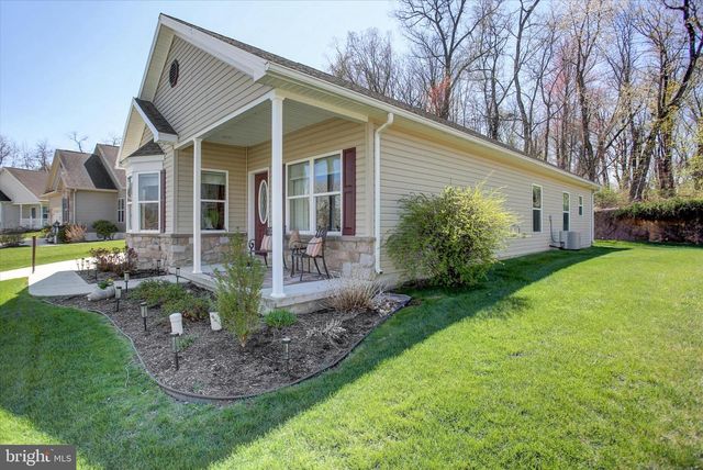 25 COLONIAL COURT, Shippensburg, PA 17257