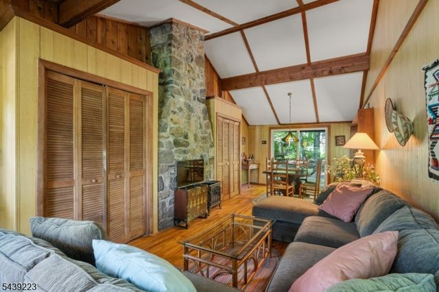 2079 Lakeside Dr, Vernon Twp., NJ 07422