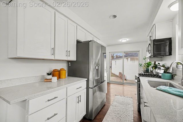 29701 Mark Avenue, Madison Heights, MI 48071