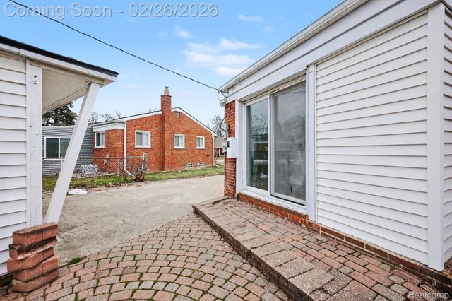 29701 Mark Avenue, Madison Heights, MI 48071