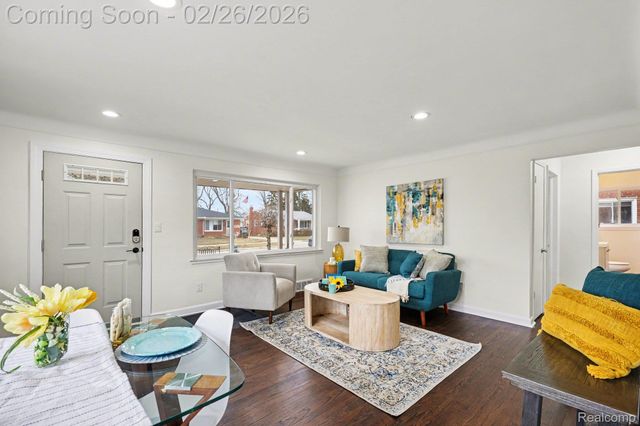 29701 Mark Avenue, Madison Heights, MI 48071