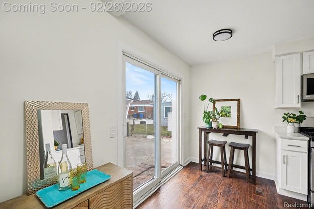 29701 Mark Avenue, Madison Heights, MI 48071