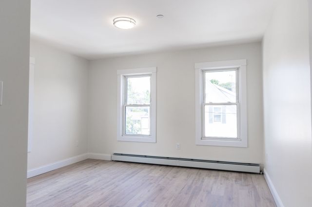 71 Friend St 3rd, Gloucester, MA 01930