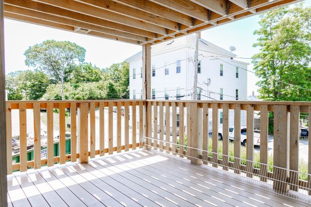 71 Friend St 3rd, Gloucester, MA 01930