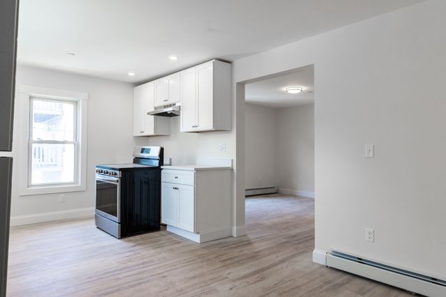 71 Friend St 3rd, Gloucester, MA 01930