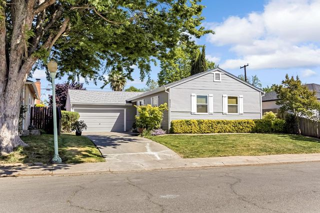 5211 Whittier Dr, Sacramento, CA 95820