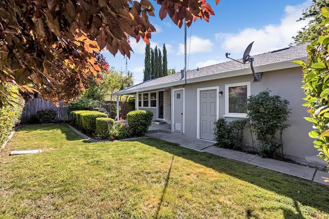 5211 Whittier Dr, Sacramento, CA 95820