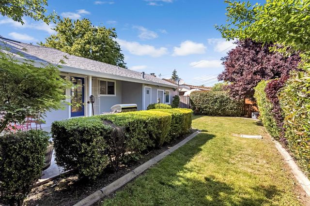 5211 Whittier Dr, Sacramento, CA 95820