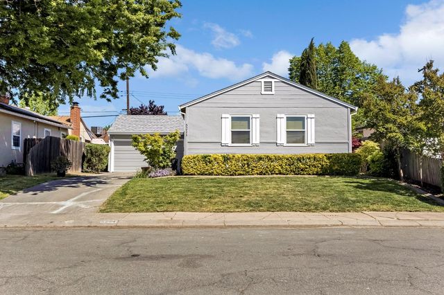 5211 Whittier Dr, Sacramento, CA 95820