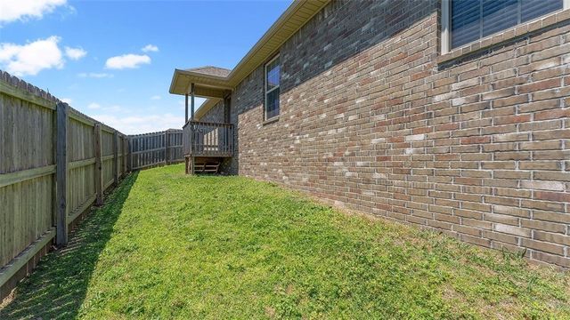 716 Vista Street, Gentry, AR 72734