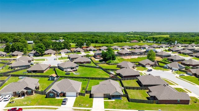 716 Vista Street, Gentry, AR 72734