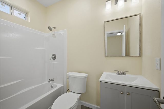 100 Walnut Circle, Somerville, TX 77879