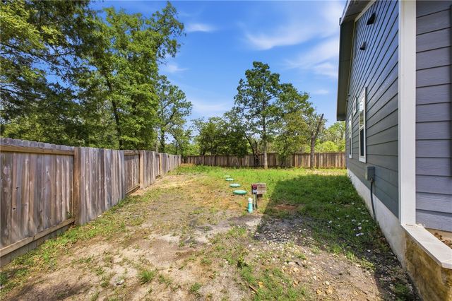 100 Walnut Circle, Somerville, TX 77879