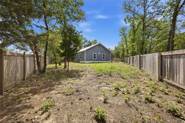 100 Walnut Circle, Somerville, TX 77879