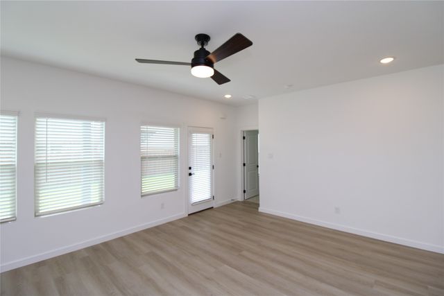 509 Ridgewood Drive, Van Alstyne, TX 75495