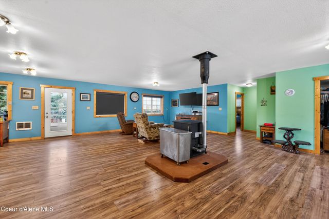1025 Old Priest River RD, Priest River, ID 83856