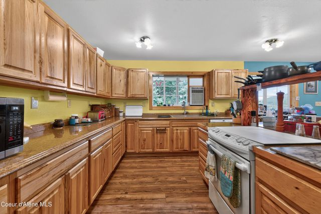 1025 Old Priest River RD, Priest River, ID 83856
