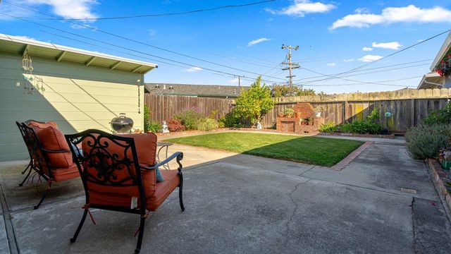 2225 Kent Street, San Mateo, CA 94403
