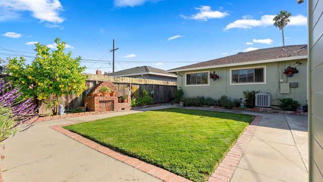 2225 Kent Street, San Mateo, CA 94403