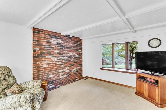6229 Terry Ln, Washington Twp, PA 15668