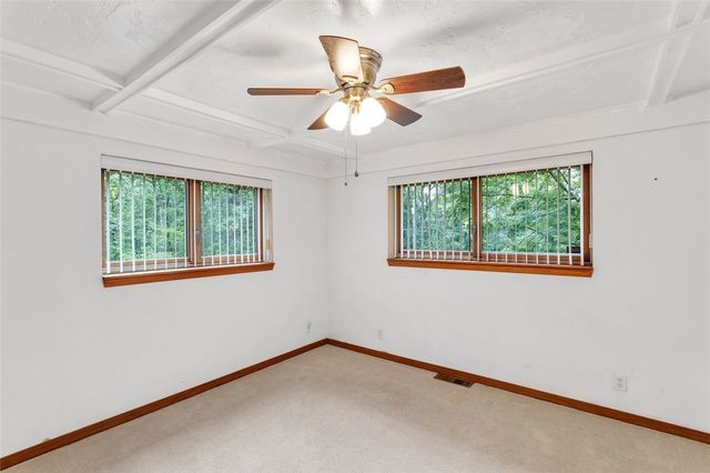 6229 Terry Ln, Washington Twp, PA 15668